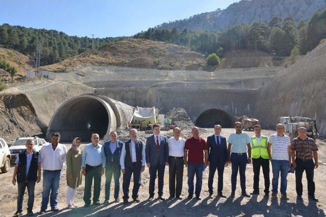 Vali Karaloğlu Akseki-ibradı-derebucak Karayolu&rsquo;nu İnceledi 3