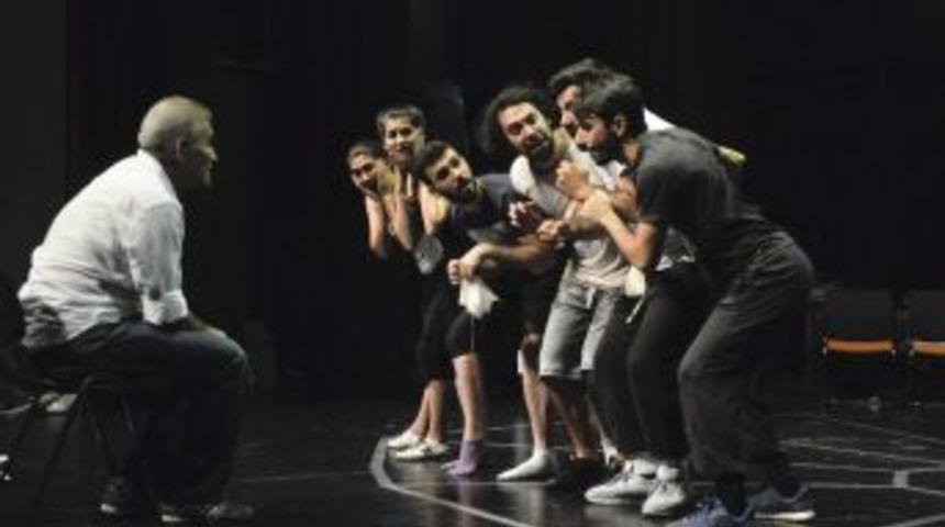 Nil&uuml;fer Kent Tiyatrosu Yeni Sezona Hazırlanıyor