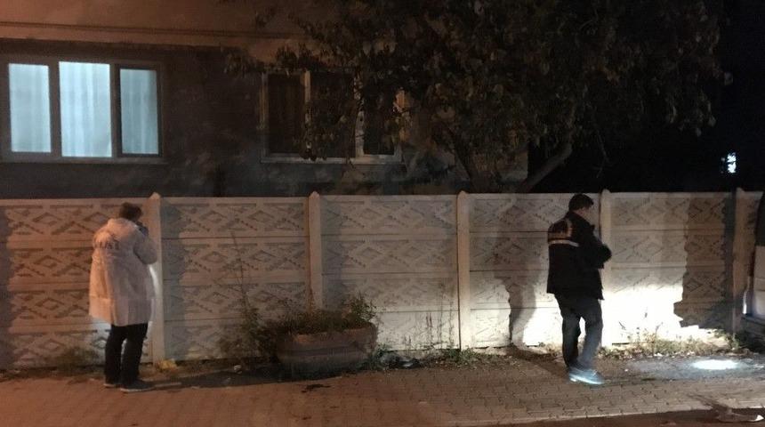 Havaya A&ccedil;ılan Ateşten Ka&ccedil;mak İsteyen Motosiklet S&uuml;r&uuml;c&uuml;s&uuml; D&uuml;şerek Yaralandı