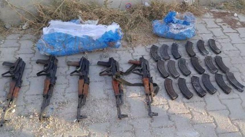 Şanlıurfa'da Toprağa G&ouml;m&uuml;l&uuml; 5 Otomatik T&uuml;fek Ele Ge&ccedil;ti