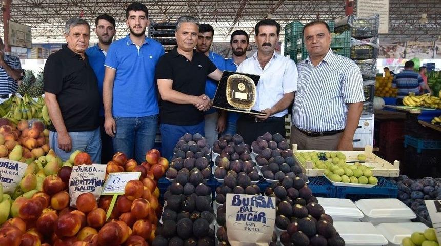 Muratpaşa&rsquo;da &lsquo;&ouml;rnek Pazarcılara&rsquo; Plaket