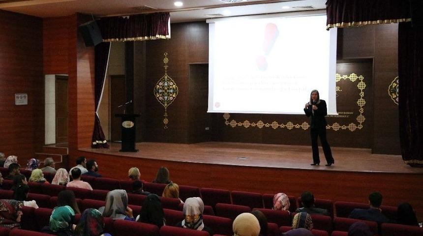 Evlilik Okulu&rsquo;na Katılan &Ccedil;iftler Sertifikalarını Aldı