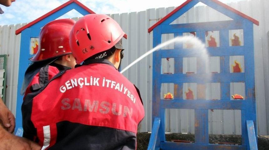 Samsun&rsquo;da Minikler 1 G&uuml;nl&uuml;ğ&uuml;ne İtfaiyeci Oldu