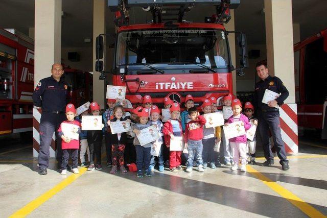 Samsun’da Minikler 1 Günlüğüne İtfaiyeci Oldu