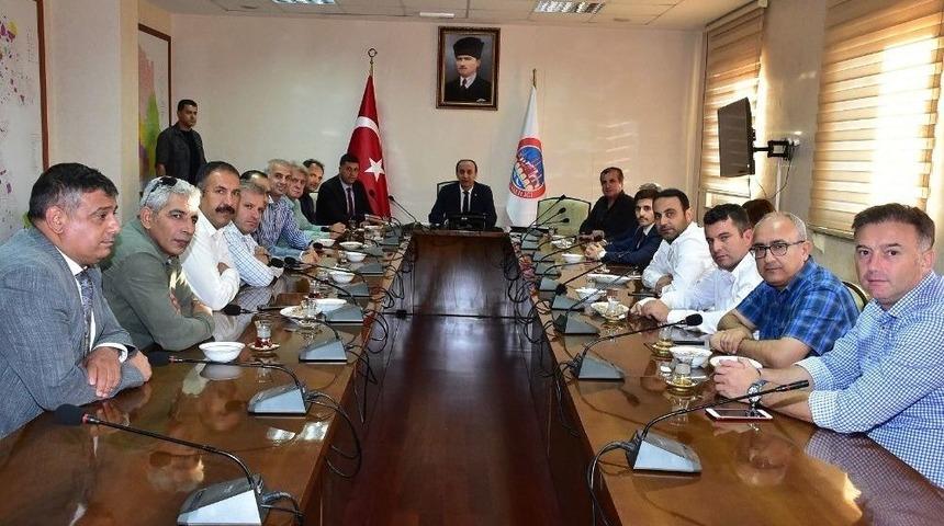 Futbolun Efsaneleri Vali Erin&rsquo;le Buluştu