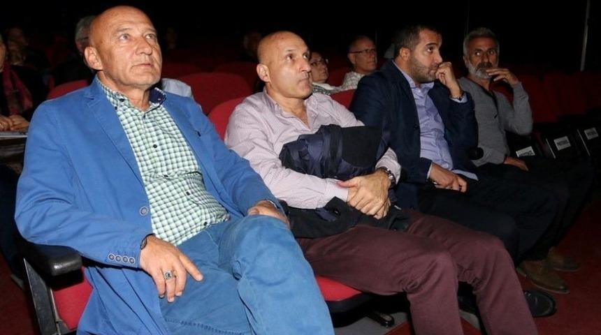 Beyaz Perdenin Efsane Filmi Kasabanın Sırrı Kartal&rsquo;da Sinemaseverler İle Buluştu