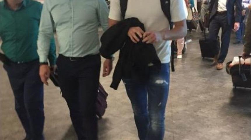 Fenerbah&ccedil;e'nin Yeni Forveti Janssen İstanbul'da