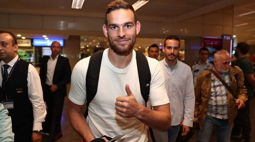 Fenerbah&ccedil;e&rsquo;nin Yeni Transferi Janssen, İstanbul&rsquo;a Geldi