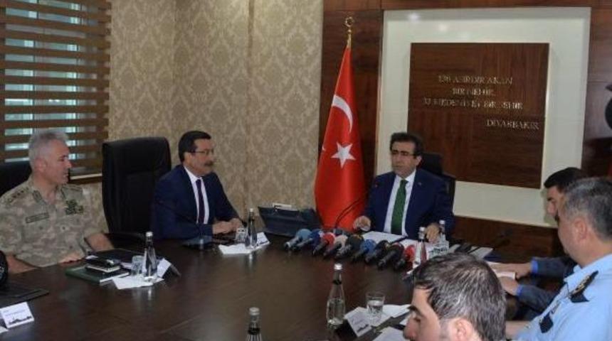 Vali G&uuml;zeloğlu, Okullarda Alınacak &Ouml;nlemleri Anlattı