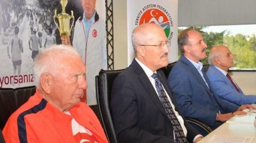 Balıkesir'de Ak&ccedil;ay Yol Koşusu Pazar G&uuml;n&uuml; Koşuluyor