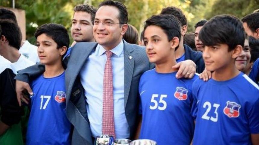 Bornova'dan Anlamlı 'heykel'