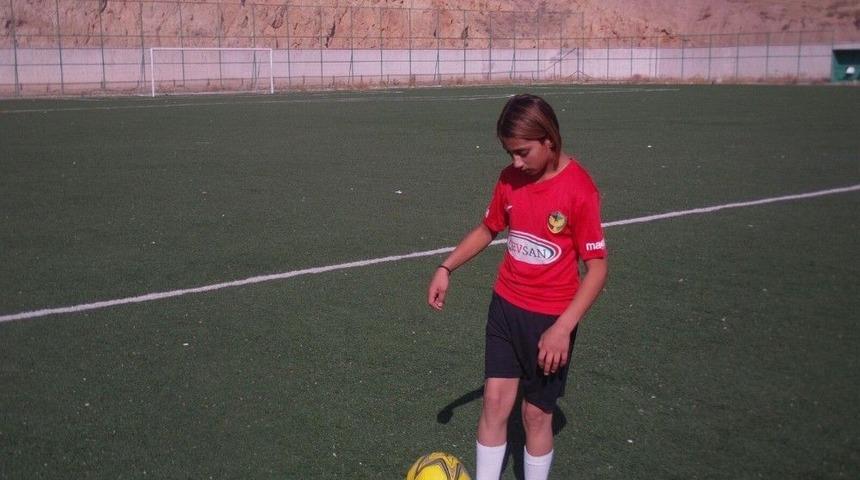 Genç Yetenek Akgün: “arda Turan Bizi Futboldan Soğutuyor”