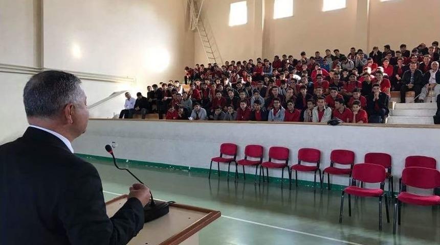 Develi Kaymakamı Murat Duru S&ouml;yleşiye Katıldı