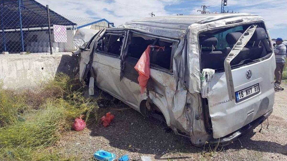 Eskişehir&rsquo;de Feci Kaza: 3 &Ouml;l&uuml;, 7 Yaralı