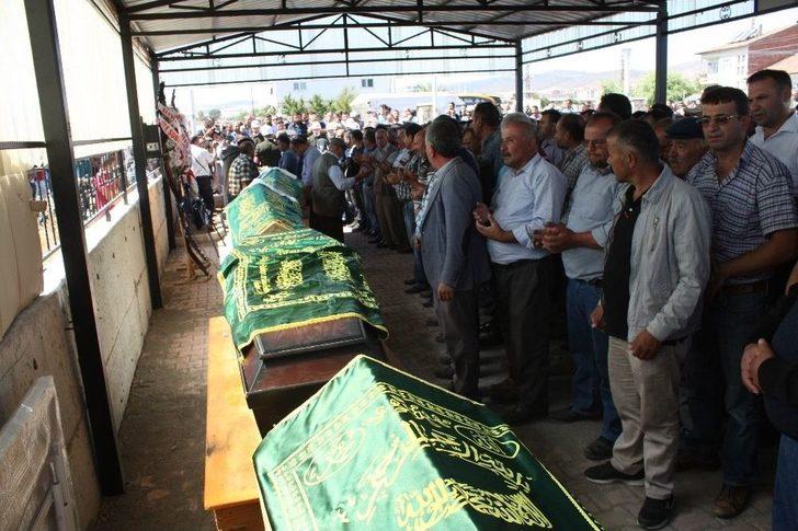 Feci Kazanın Kurbanları Tokat’ta Toprağa Verildi G4