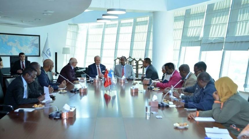 Somali Bayındırlık Bakanı Abdi&rsquo;den T&uuml;rk Yatırımcılara Davet