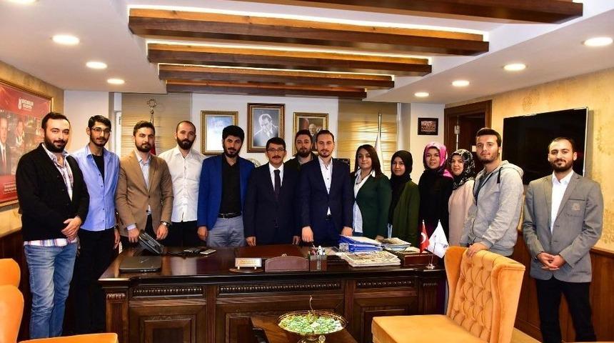 Başkan &Ccedil;elik&rsquo;ten Gen&ccedil;lik Kollarına Tavsiye