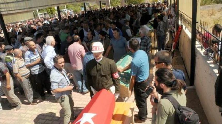 Bursa'daki Kazada &Ouml;len 7 Kişi Tokat'ta Toprağa Verildi