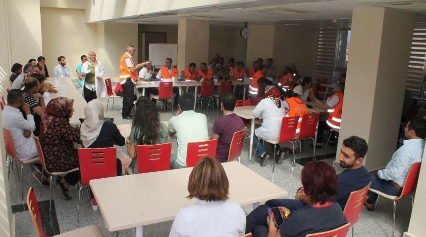 Hastanede Masa Başı Deprem Tatbikatı Yapıldı