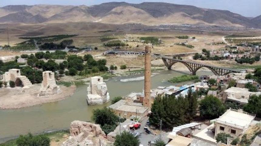 Hasankeyf'te 82 Milyonluk Kapı, Zaviye, Hamam Ve T&uuml;rbe Taşınması Ihalesi Tamamlandı