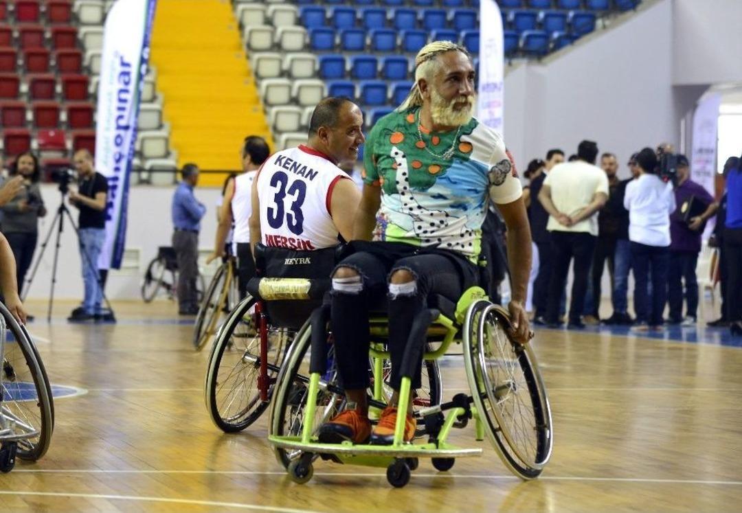 Meng&uuml;&ccedil; Ve Aydemir&rsquo;den Engellilere Anlamlı Destek