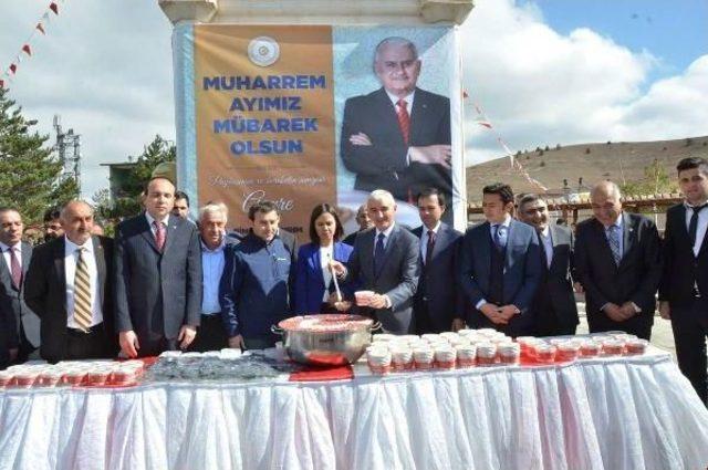 Başbakan Binali Yıldırım Adına Memleketinde Aşure Dağıtıldı