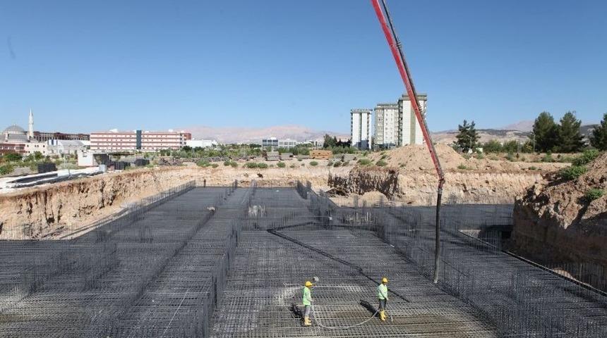 İslami İlimler Fak&uuml;ltesinin Yeni Binasına Başlandı