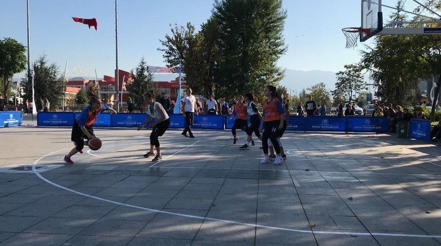 Sokak Basketbolu B&uuml;y&uuml;k İlgi G&ouml;rd&uuml;