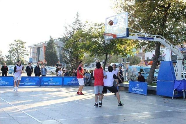 Sokak Basketbolu Büyük İlgi Gördü