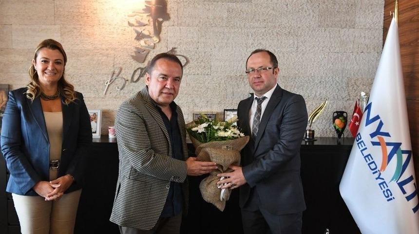 Başkan B&ouml;cek, Zabıtaların &lsquo;haftası&rsquo;nı Kutladı