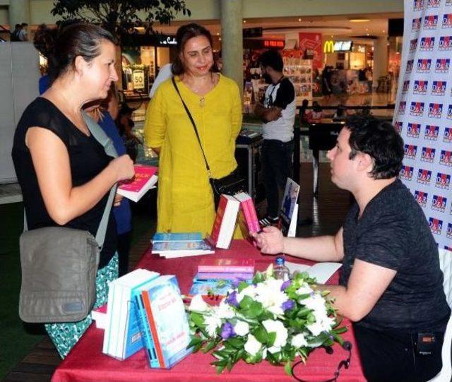 Can Aydoğmuş Bodrum da Okurları Ile Buluştu 1