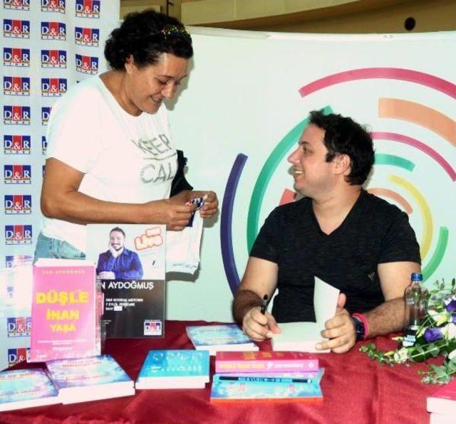 Can Aydoğmuş Bodrum da Okurları Ile Buluştu 3