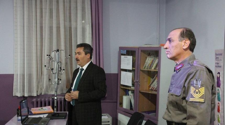 Jandarmadan Okul Servis Şof&ouml;rlerine Seminer