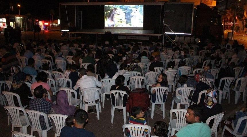B&uuml;y&uuml;kşehir Sinemayı İl&ccedil;elere Taşıdı