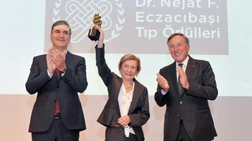 Eczacıbaşı Tıp Onur &Ouml;d&uuml;l&uuml; Prof. Dr. Olcay Neyzi&rsquo;Ye