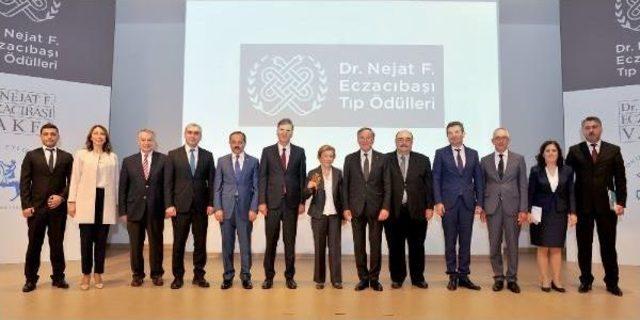 Eczacıbaşı Tıp Onur Ödülü Prof. Dr. Olcay Neyzi’Ye