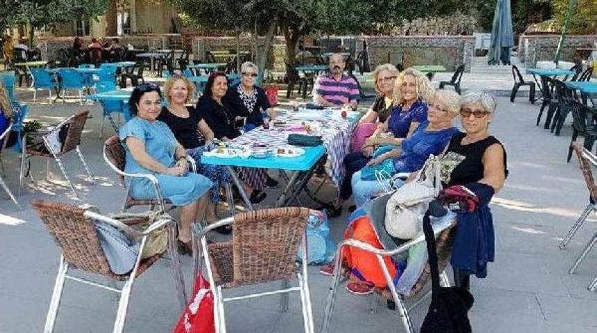 Kazada &Ouml;len M&uuml;zik &Ouml;ğretmenine Pastalı Doğum G&uuml;n&uuml;