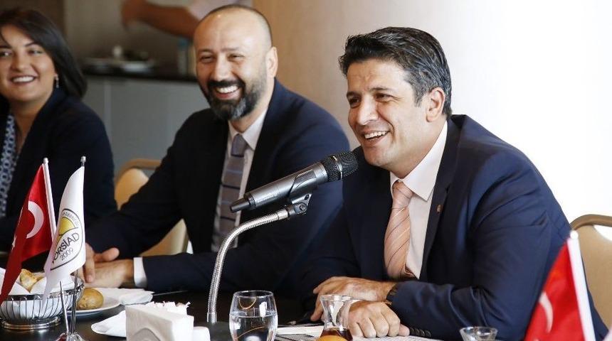 Başkan Gen&ccedil;, İşadamlarına Projelerini Anlattı