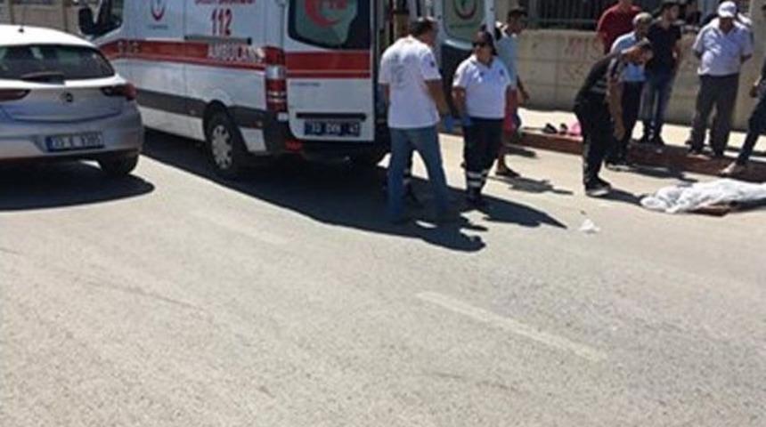 Otomobilin &Ccedil;arptığı Bisiklet S&uuml;r&uuml;c&uuml;s&uuml; &Ouml;ld&uuml;