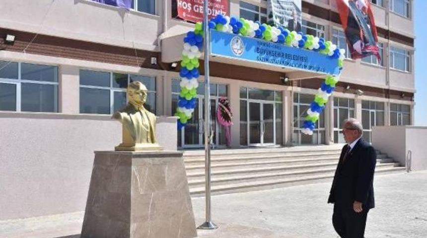 Tekirdağ'daki O Okula Atat&uuml;rk B&uuml;st&uuml; Konuldu