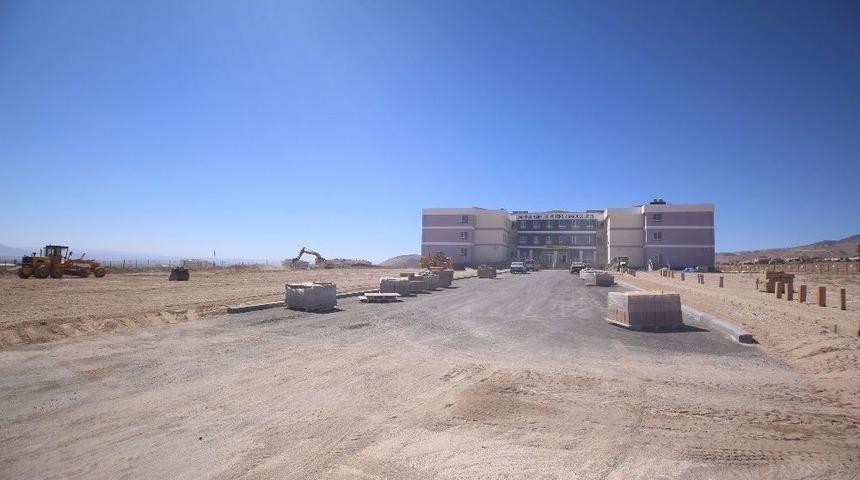 Fahri Mor Turizm Lisesi&rsquo;nde &Ccedil;evre D&uuml;zenleme &Ccedil;alışmaları