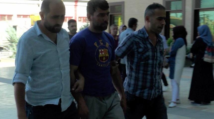 &Ouml;ld&uuml;r&uuml;len Afgan &Ccedil;ocukların Anne Ve Babası Adliyeye Sevk Edildi