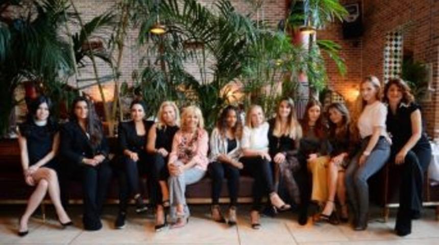 Galatasaray&rsquo;da Eşlerden Birlik Ve Beraberlik Yemeği