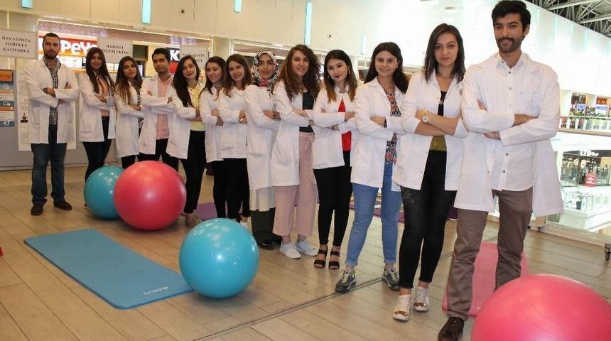 D&uuml;nya Fizyoterapistler G&uuml;n&uuml; İ&ccedil;in Stant A&ccedil;ıldı