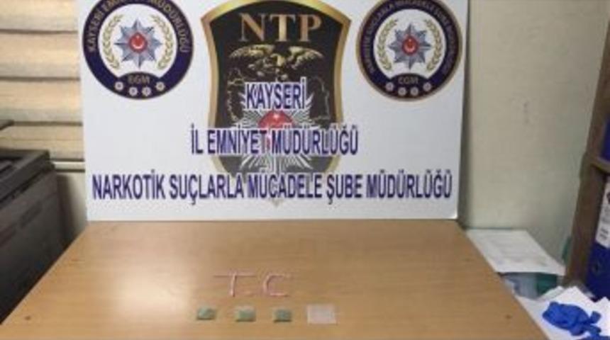 Uyuşturucu Tacirleri Kovalamaca Sonrasında Yakalandı
