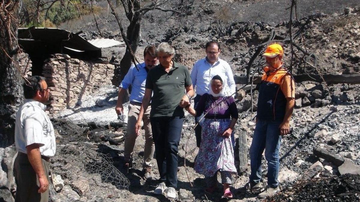 Fatih Belediye Başkanı Demir Yangın B&ouml;lgesinde