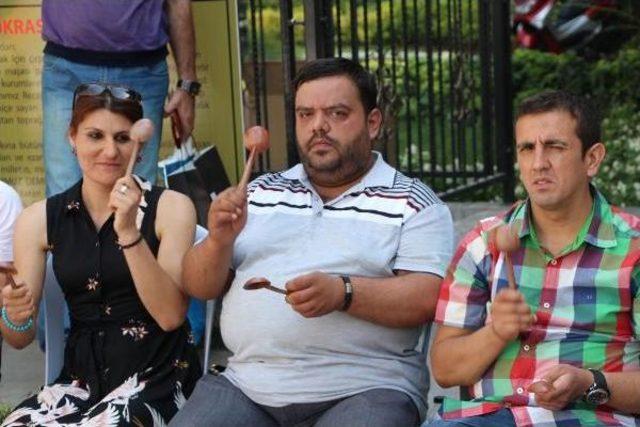 Ritimler Eşliğinde Terapi Oluyorlar 1