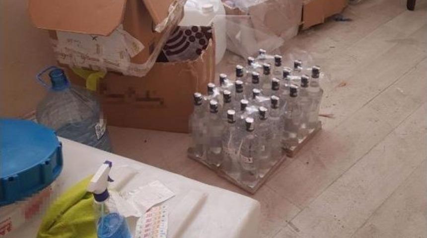 Bağcılar&rsquo;da Sahte İ&ccedil;ki İmalathanesine Polis Baskını: 7 G&ouml;zaltı