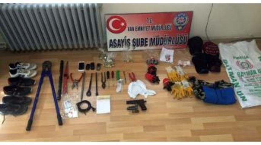 Van Merkezli Hırsızlık Operasyonu: 11 G&ouml;zaltı