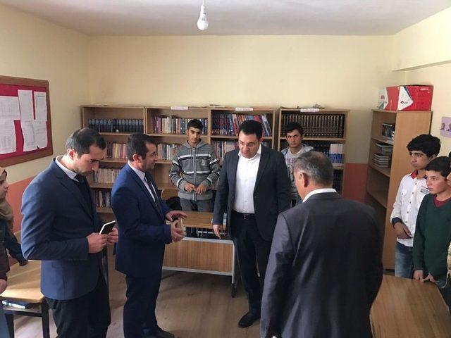 Kaymakam Özcan Okulları Ziyaret Etti